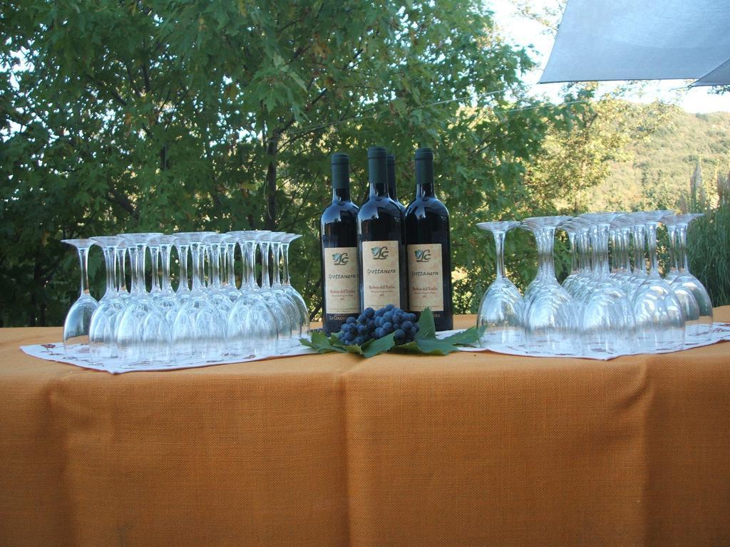 La Colombarola Agriturismo Farneto Bagian luar foto