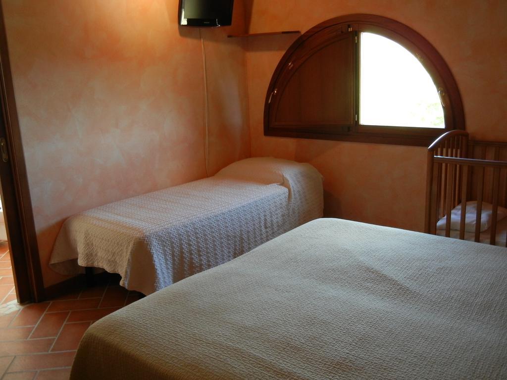 La Colombarola Agriturismo Farneto Bagian luar foto
